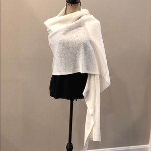 LIGHT WEIGHT AND WARM SCARF